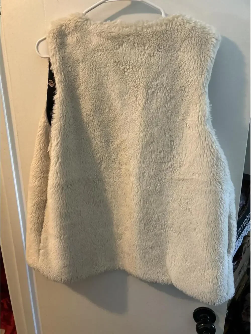 Motilda Jane reversible white faux fur vest with black floral print size 10 yrs